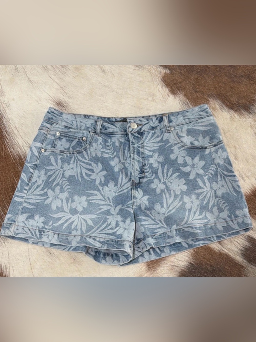 Floral Print Denim Shorts - Light Blue size 12